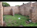 02747 ostia - regio v - insula vi - caseggiato del sole (v,vi,1) - raum (2) - raum (3) - bli ri osten - 01-2024.jpg